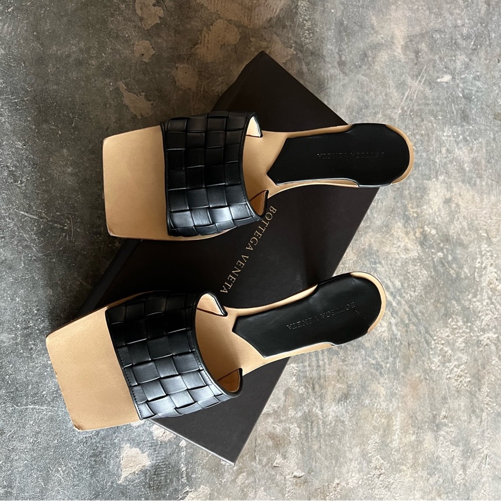 Bottega veneta woven mule